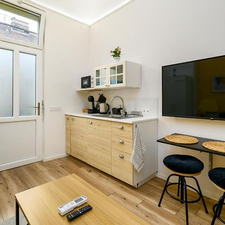 Stylish Yellow Suite In The Heart Of Budapest Kültér fotó