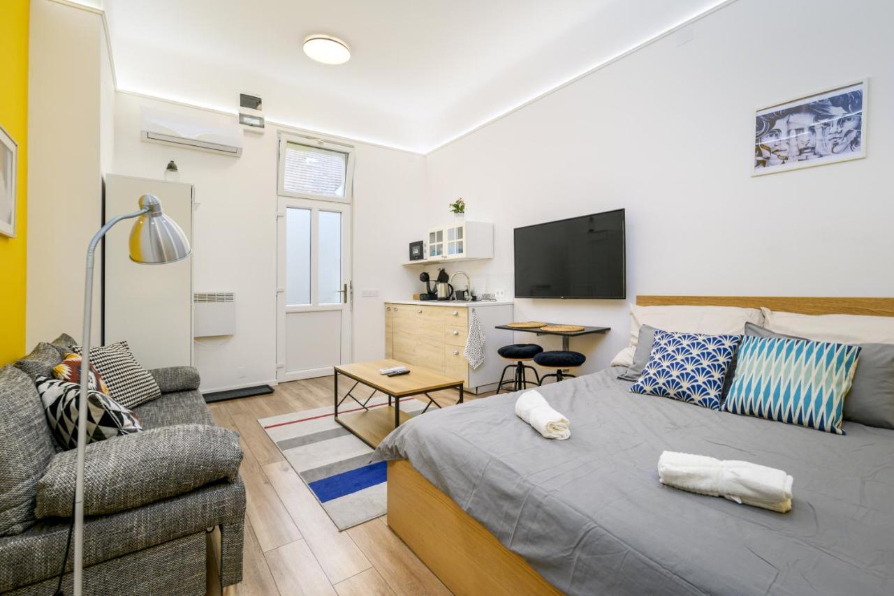 Stylish Yellow Suite In The Heart Of Budapest Kültér fotó