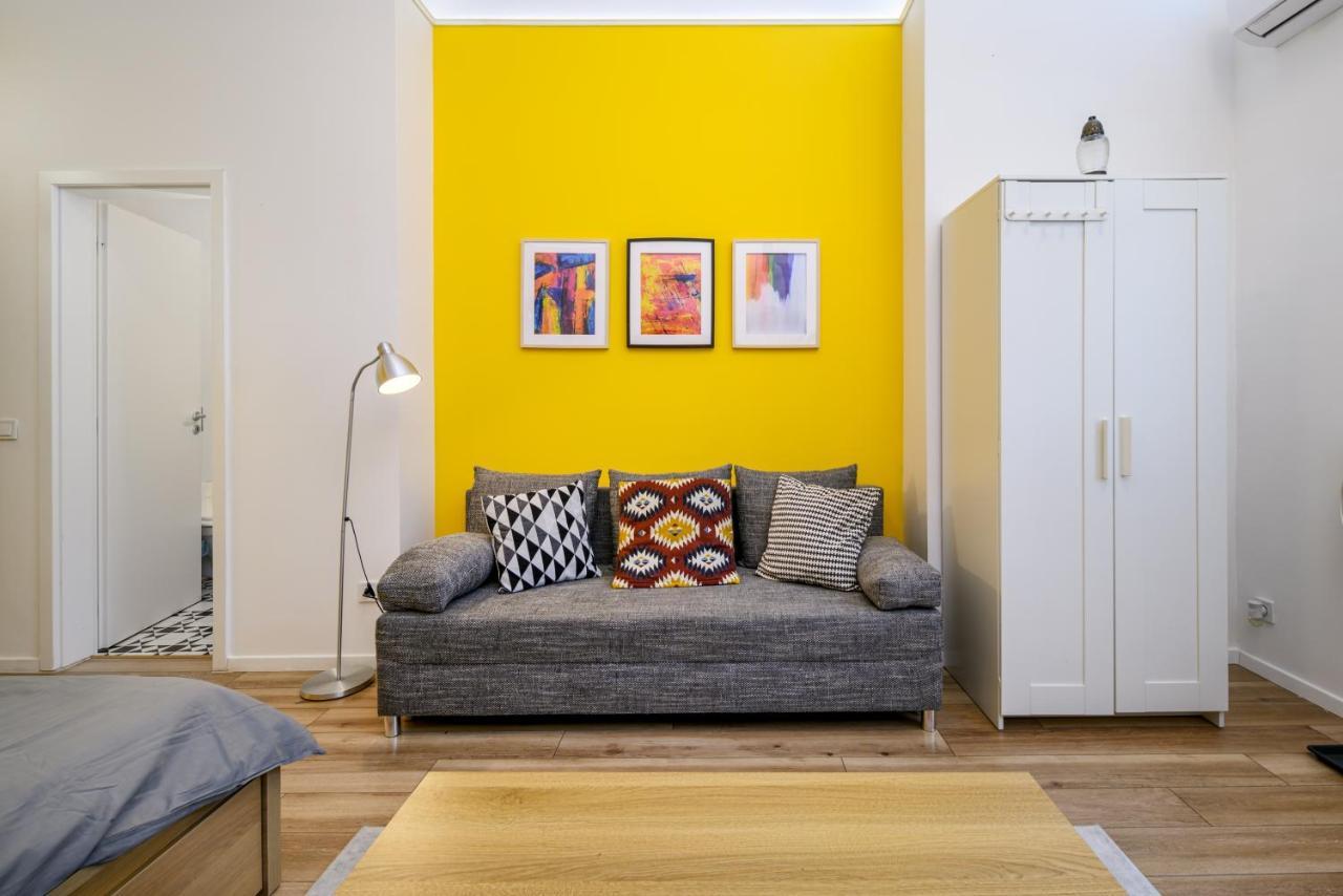 Stylish Yellow Suite In The Heart Of Budapest Kültér fotó